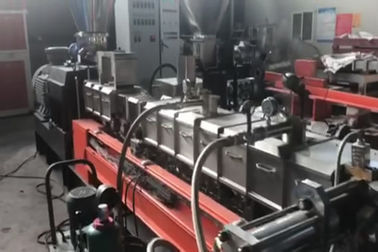 چین Pvc Pelletising Machine Pp خروجی Pp Masterbatch کربن ساخت دانه های رنگی کارخانه
